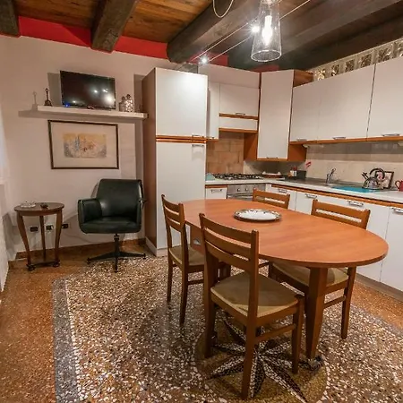 La Vita E' Bella In Via Capramozza בולוניה