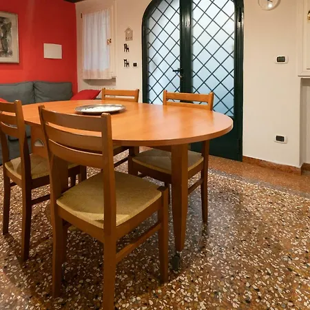 La Vita E' Bella In Via Capramozza Bolonya