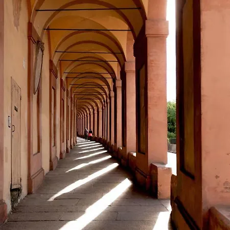 La Vita E' Bella In Via Capramozza Bologna