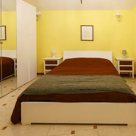Apartamento La Vita E' Bella In Via Capramozza Bolonia